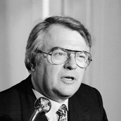 Pierre Mauroy